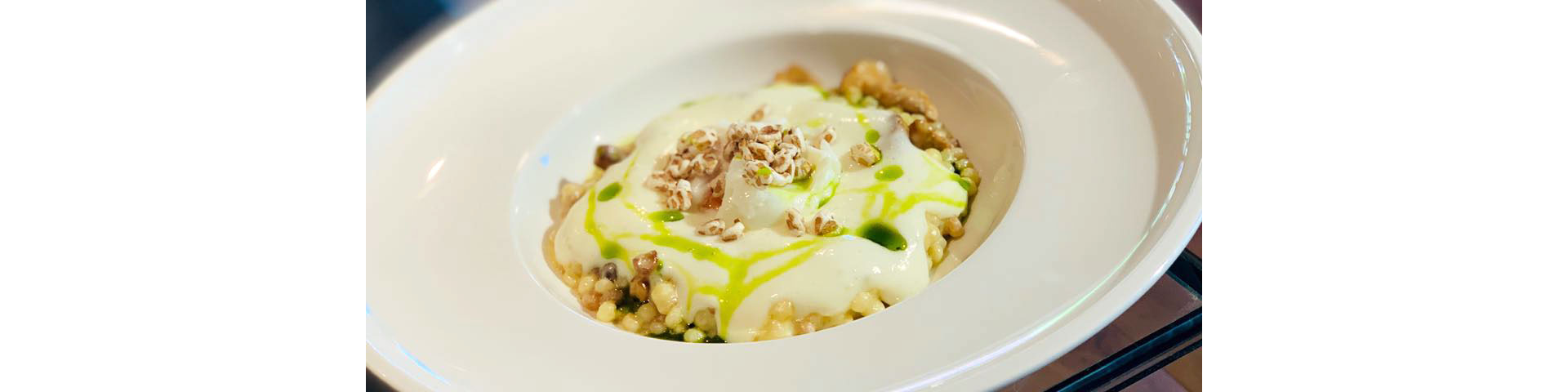 Stainzerhof: Fregola Sarda mit Eierschwammerl, Liebstöckel und Kartoffelpüree | © Stainzerhof